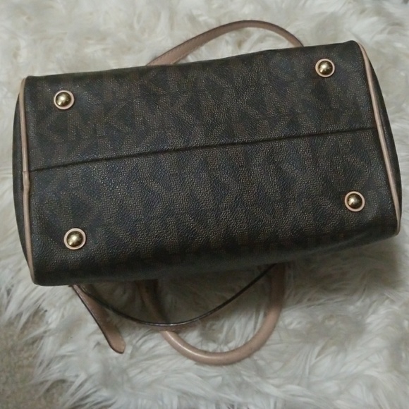 Michael Kors signature MK satchel - Picture 4 of 8